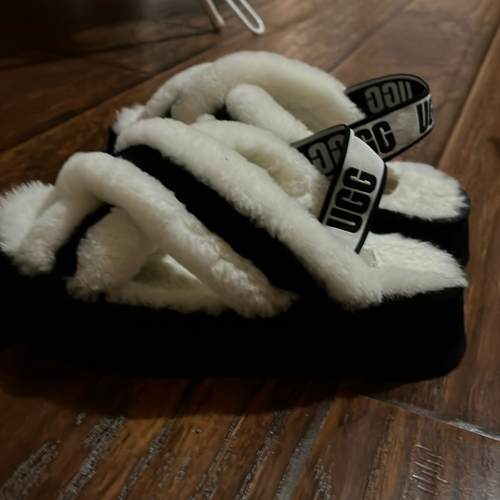 Size 8 Ugg Slippers